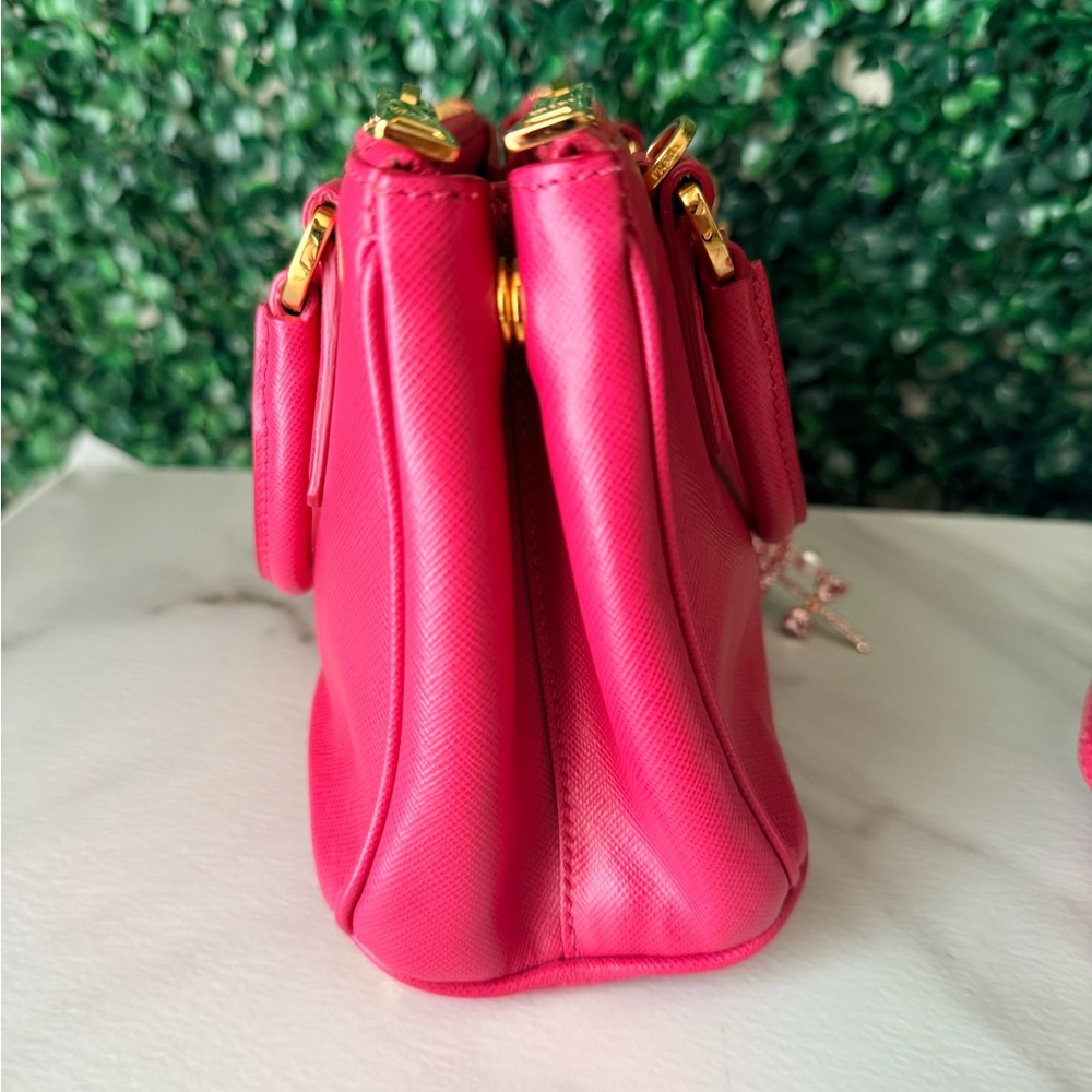 Prada Pink Saffiano Leather Micro Galleria Crossbody Bag Authentic - Picture 2 of 11